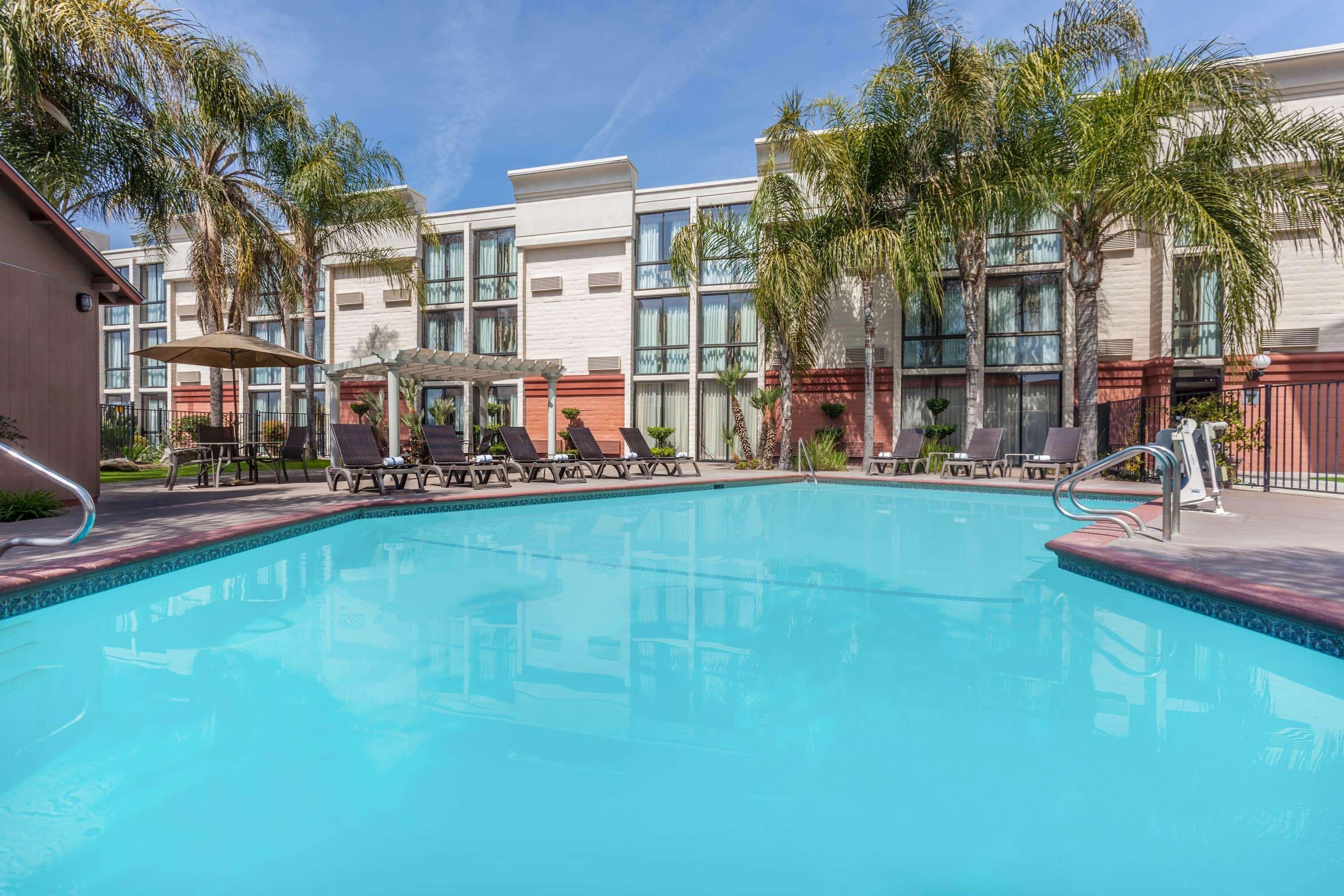 Wyndham Visalia Hotel Eksteriør billede