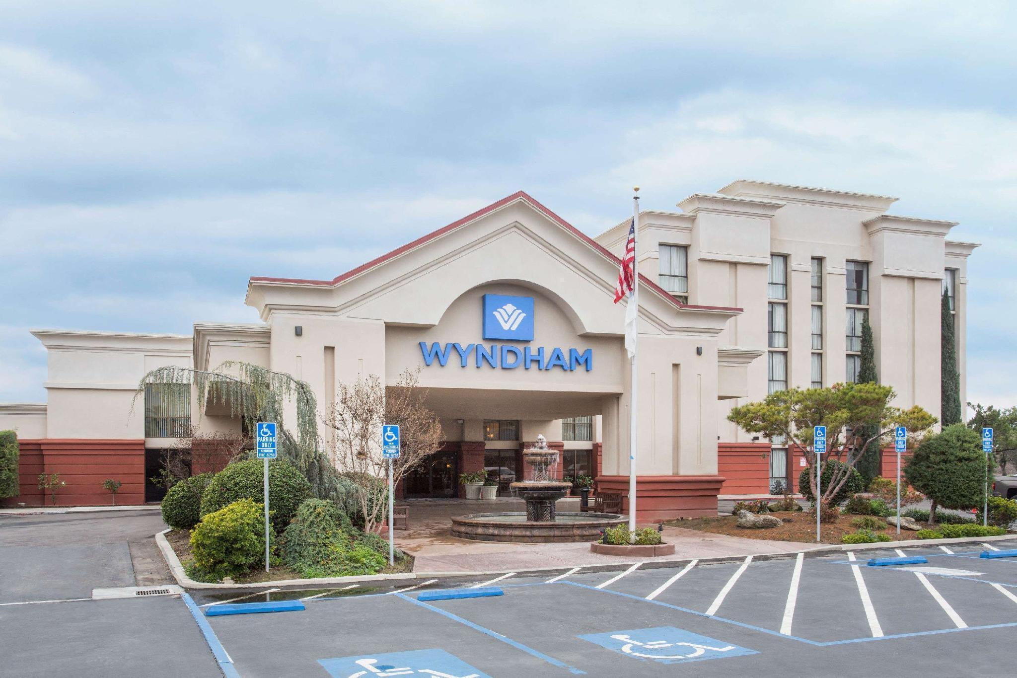 Wyndham Visalia Hotel Eksteriør billede