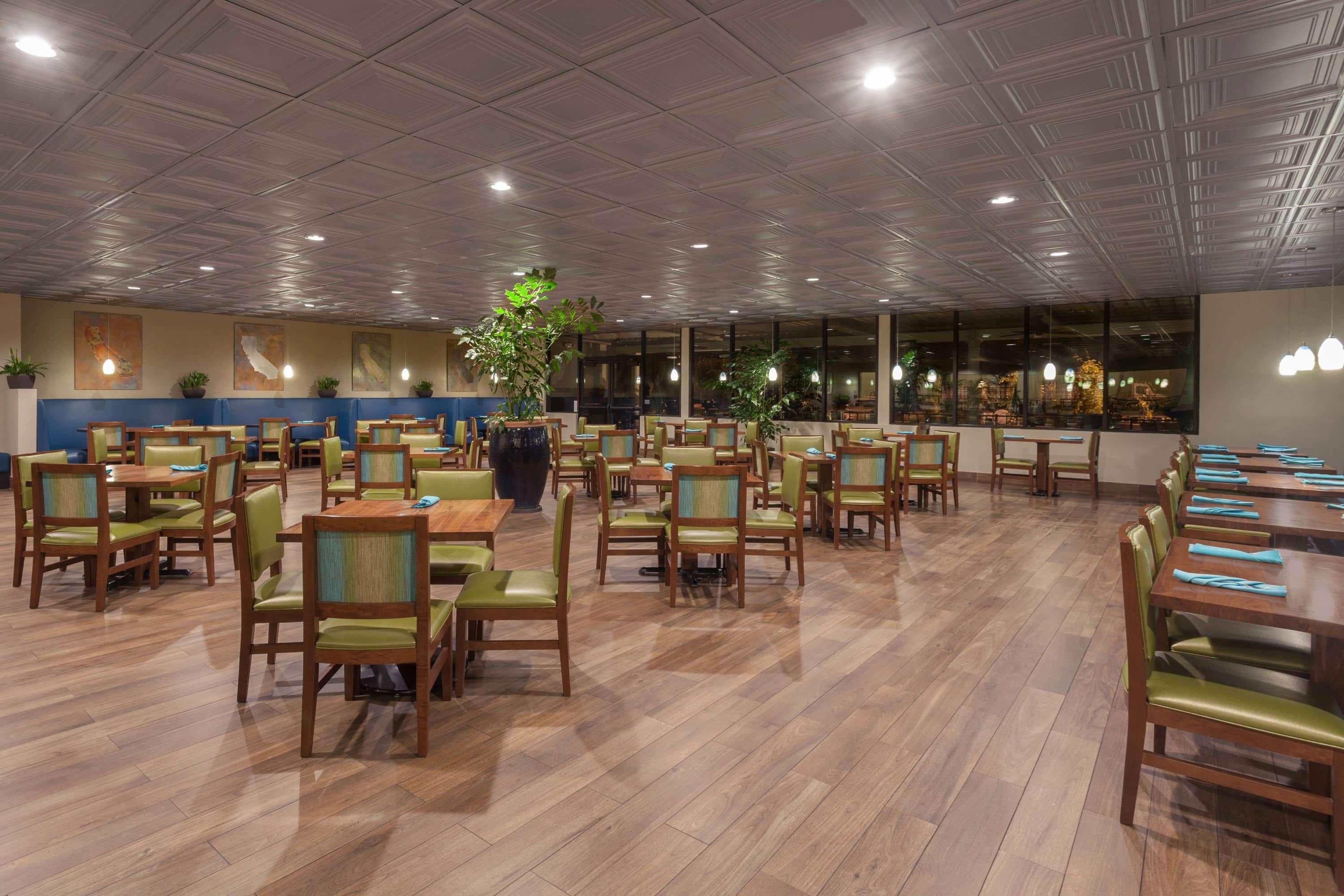 Wyndham Visalia Hotel Eksteriør billede