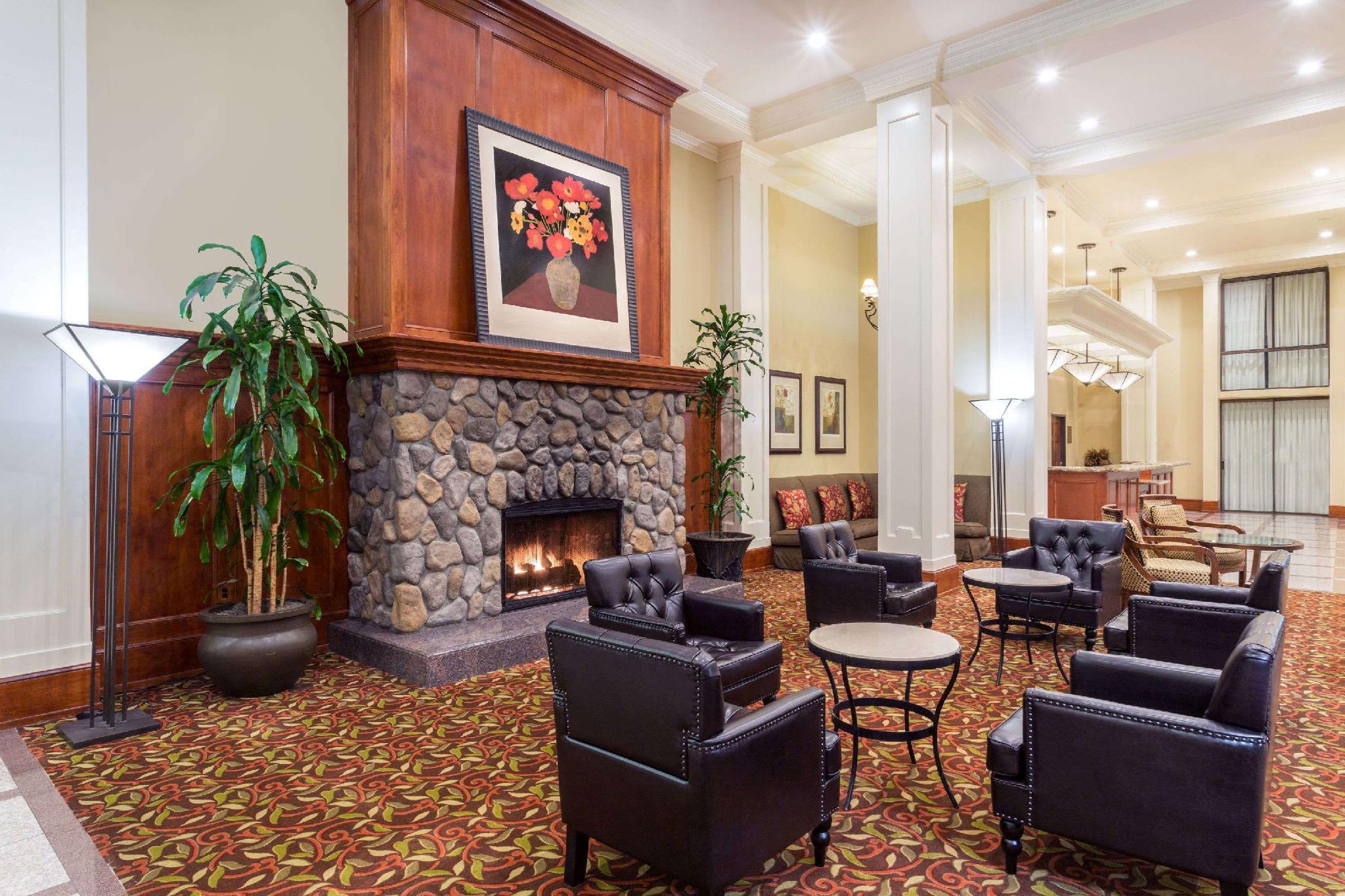 Wyndham Visalia Hotel Eksteriør billede