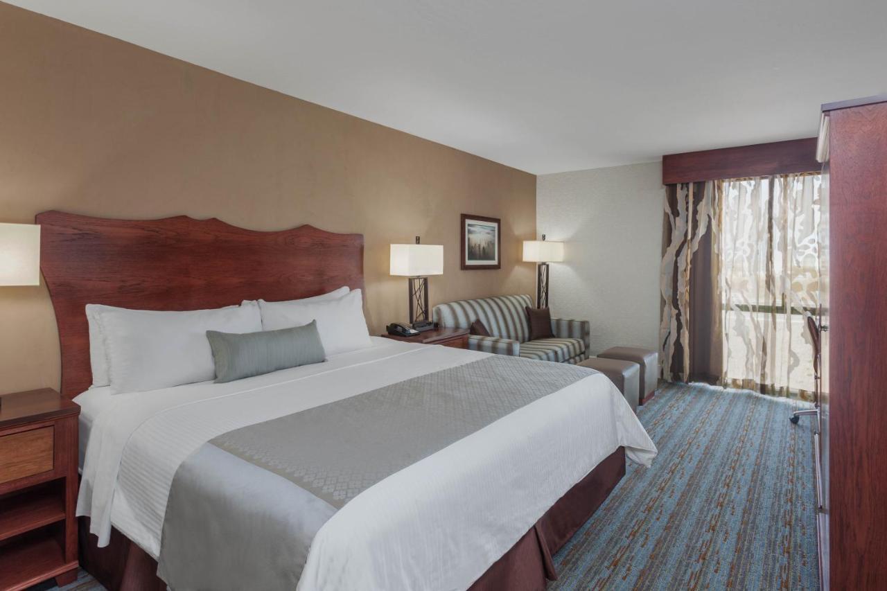 Wyndham Visalia Hotel Eksteriør billede
